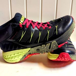 Hoka One One W Speedboat Waterproof Mid in 8.5